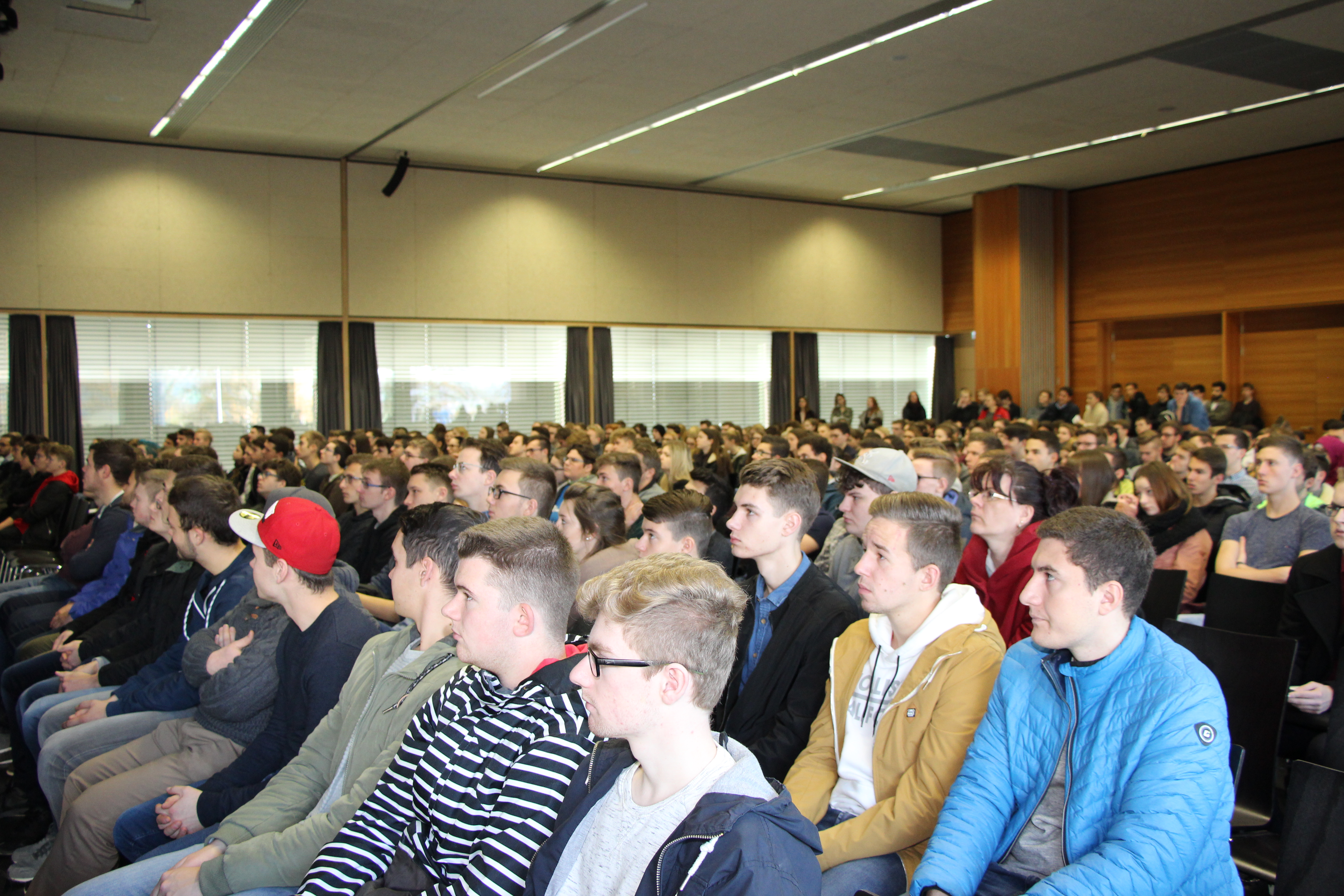 Die Hochschule Aalen öffnet Tür und Tor, Hochschule Aalen - Technik und Wirtschaft, Story ...